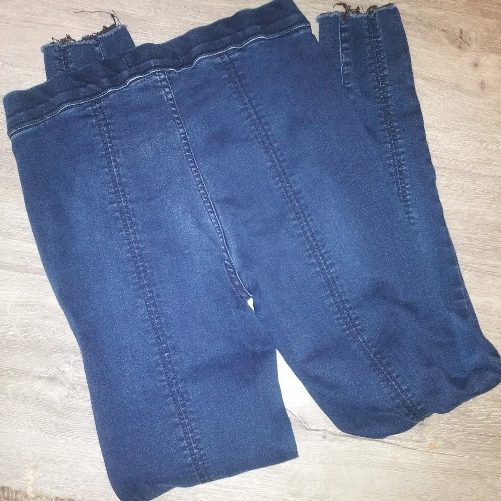 Free People cute pull